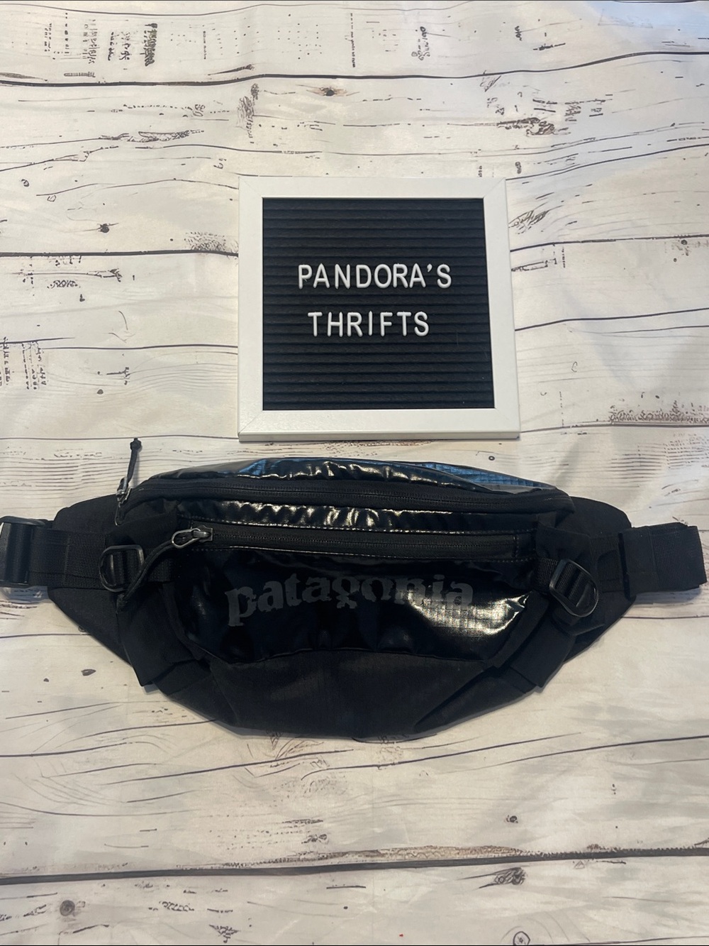 Patagonia Black Men's Belt Pack with Gloss Front Preowned